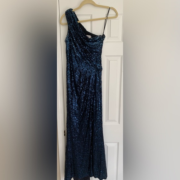 Badgley Mischka Sequin Gown - Picture 5 of 6